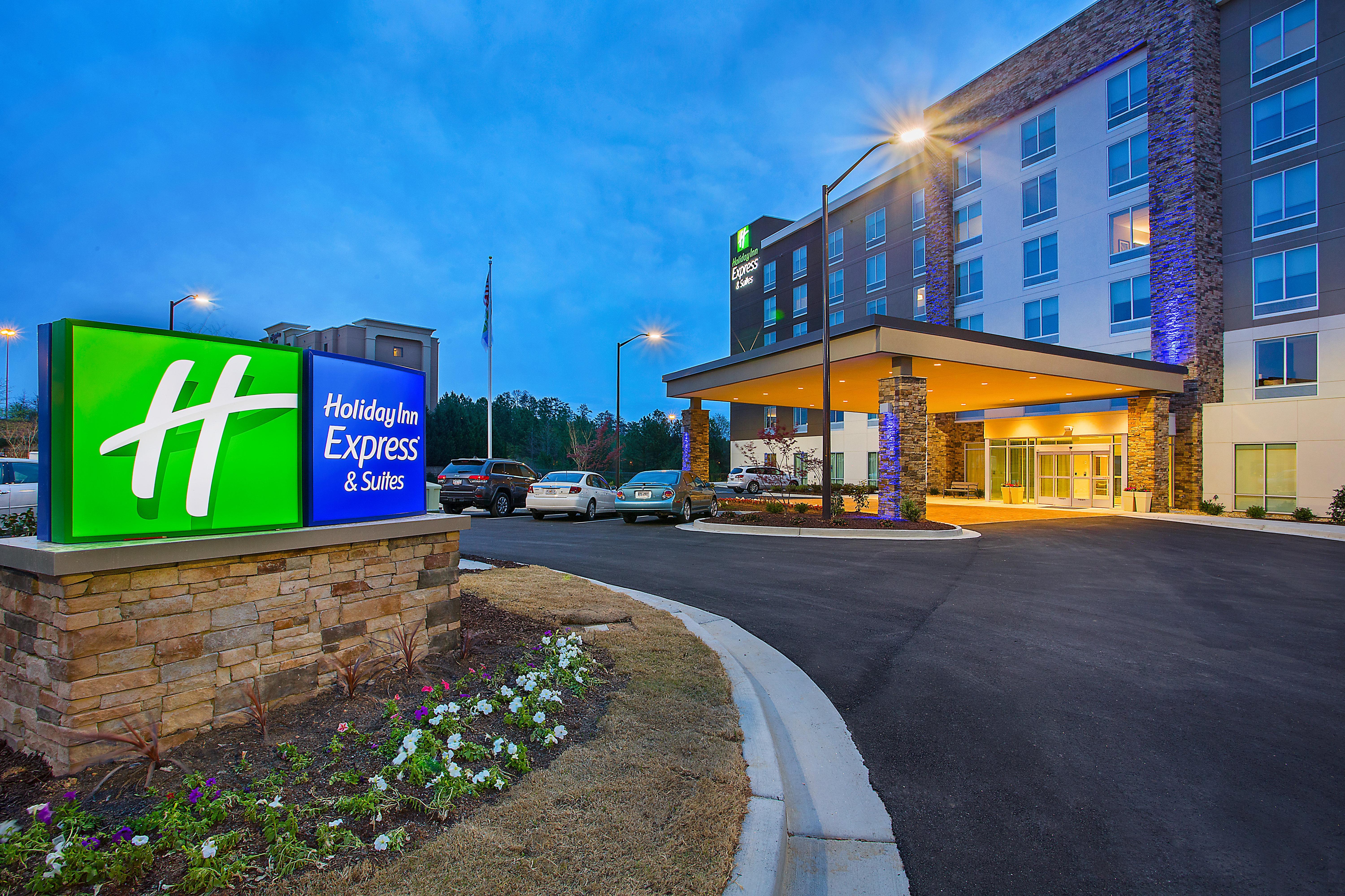 Holiday Inn Express & Suites Covington, An Ihg Hotel Exterior photo